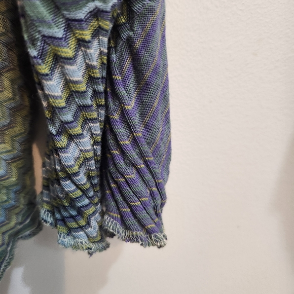 ONA New York Tokyo Textured Abstract V-Neck Top Size Small Made in U.S.A. - Picture 9 of 10